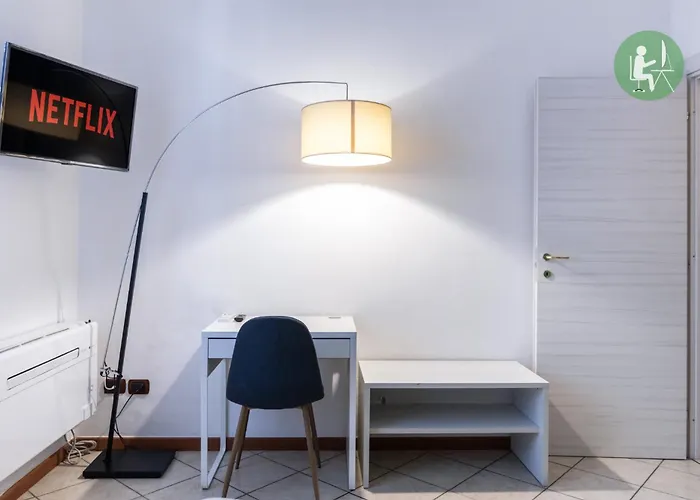 CityLife Apartment- Metro Access - 2 Bedrooms